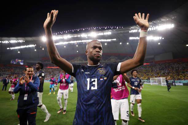 万博体育平台-【人物】恩内尔·巴伦西亚的故事，小镇球星逆袭记